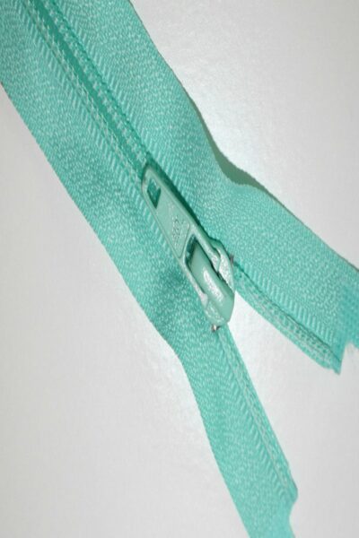 10-25cm-mint-green-open-ended-zip